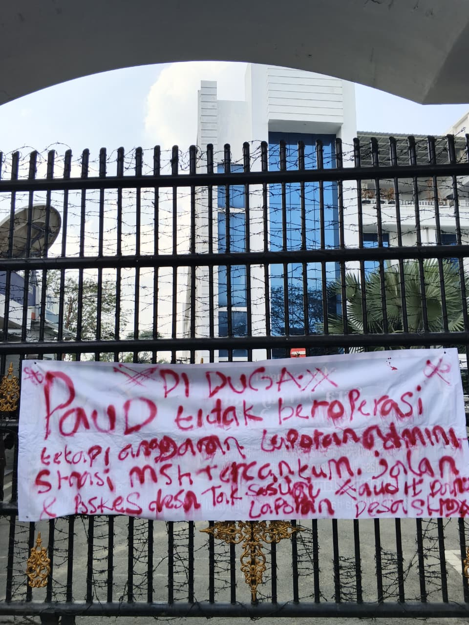 					View Vol. 1 No. 1 (2026): Mahasiswa Laporkan Dugaan Penyimpangan Dana Desa Sayur Mahincat ke Kejatisu
				